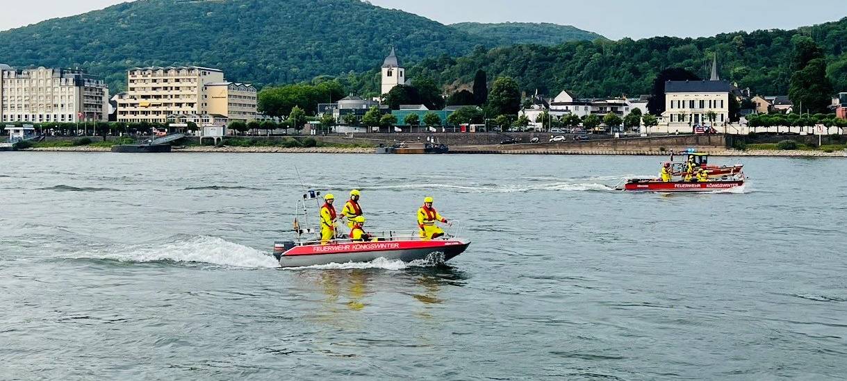 Bonn-Mehlem: Schwimmer auf dem Rhein in Seenot