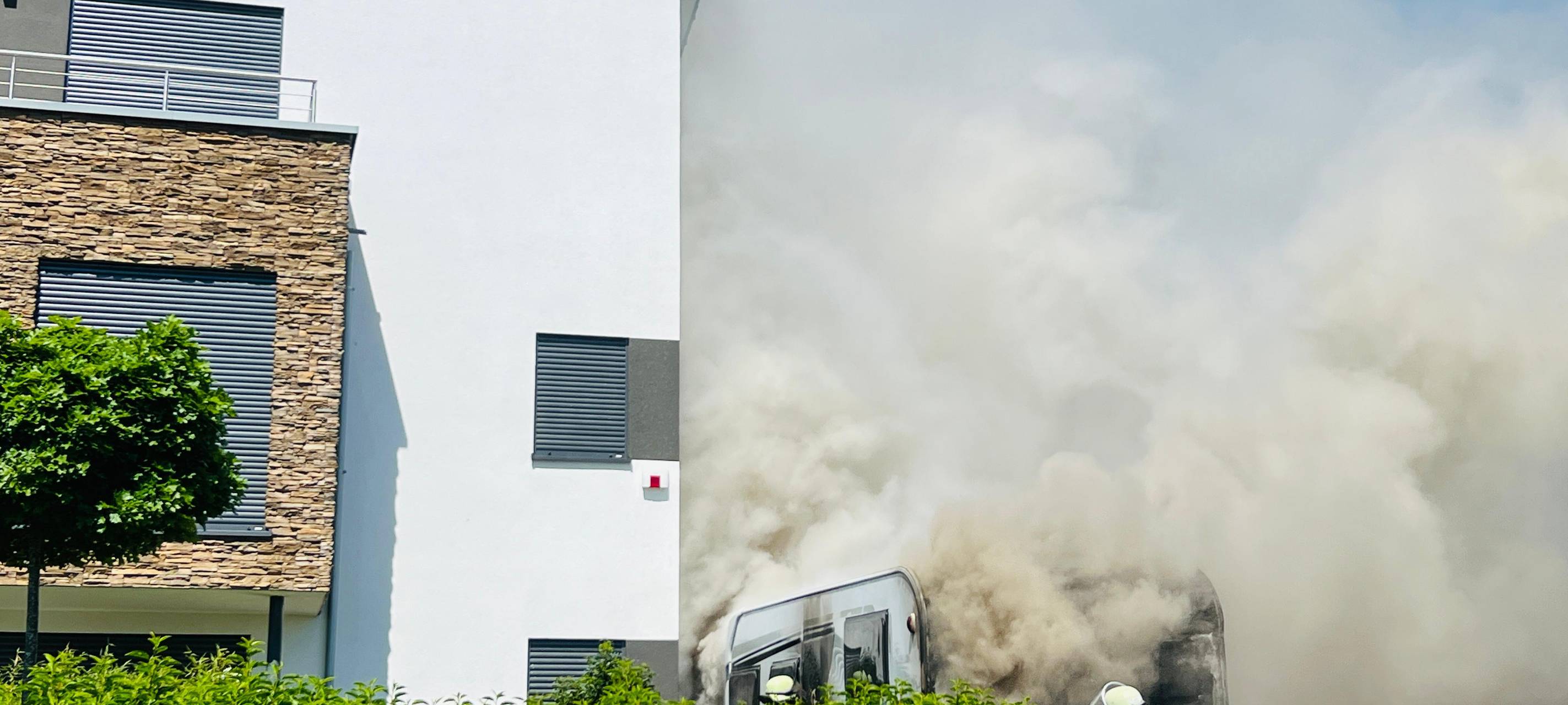 Wohnmobil in Königswinter-Ittenbach in Flammen