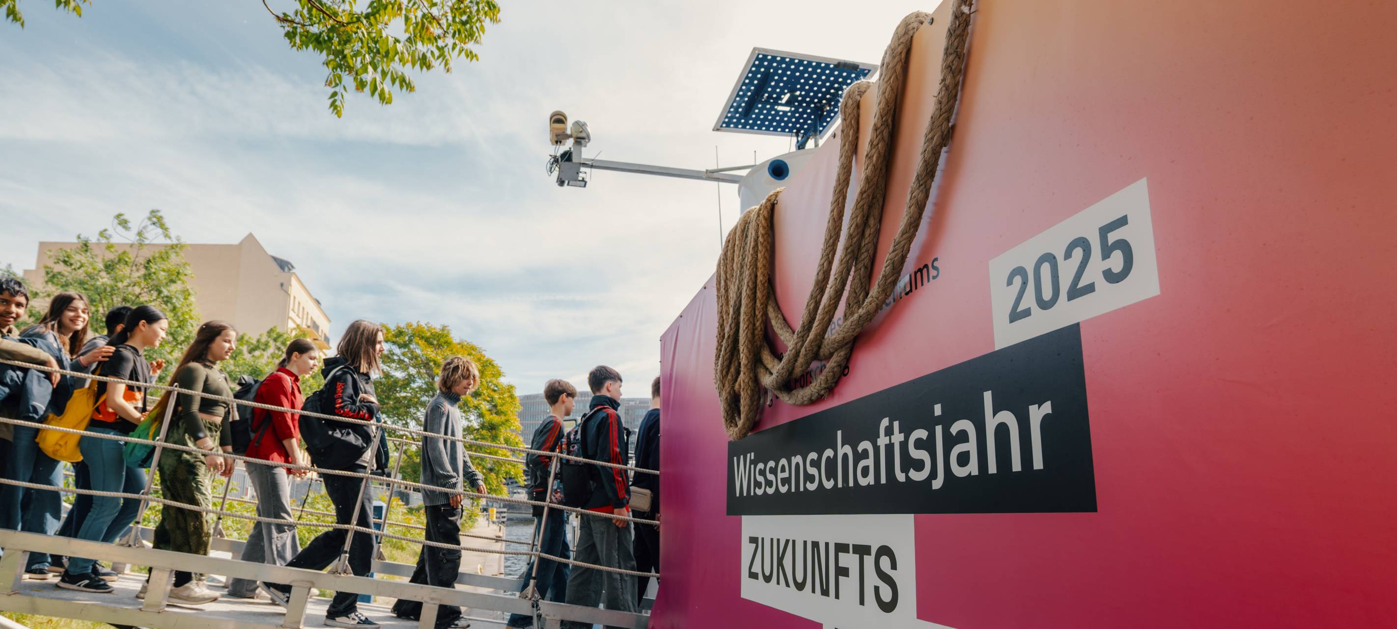 Interaktive Ausstellung: MS Wissenschaft geht in Bonn vor Anker