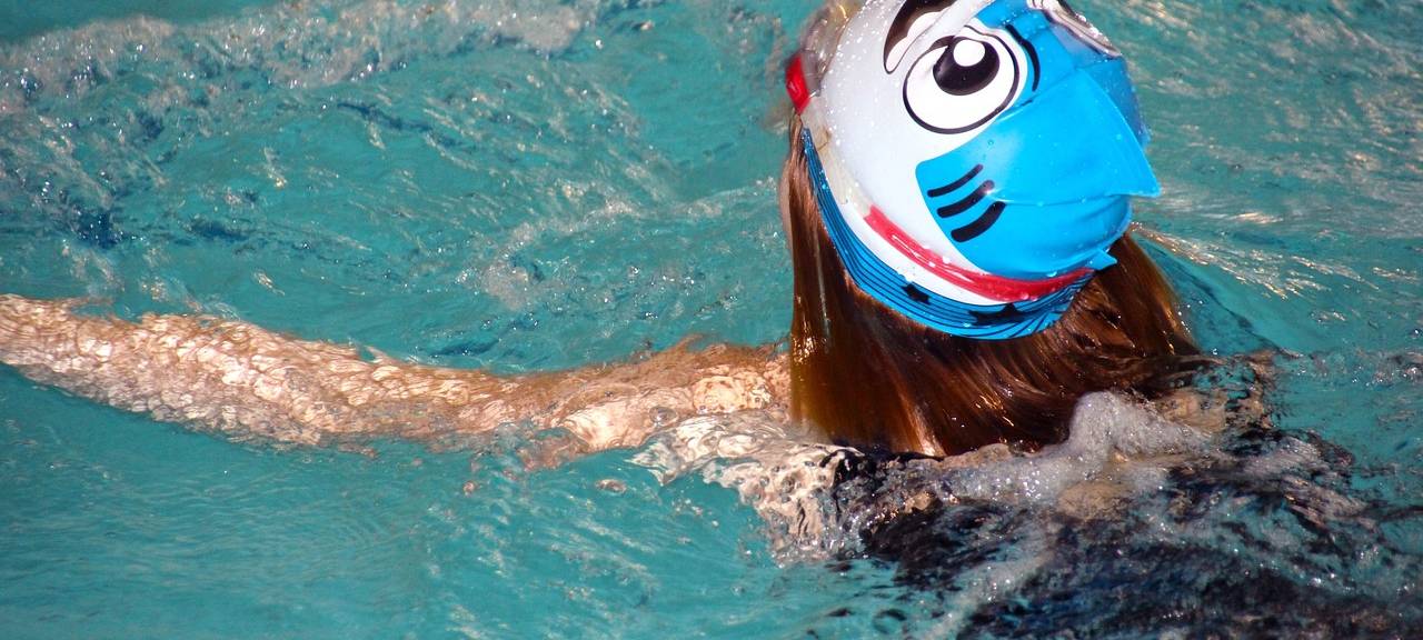Nach Verzögerung: Schwimmschule in Bonn-Friesdorf kann Richtfest feiern