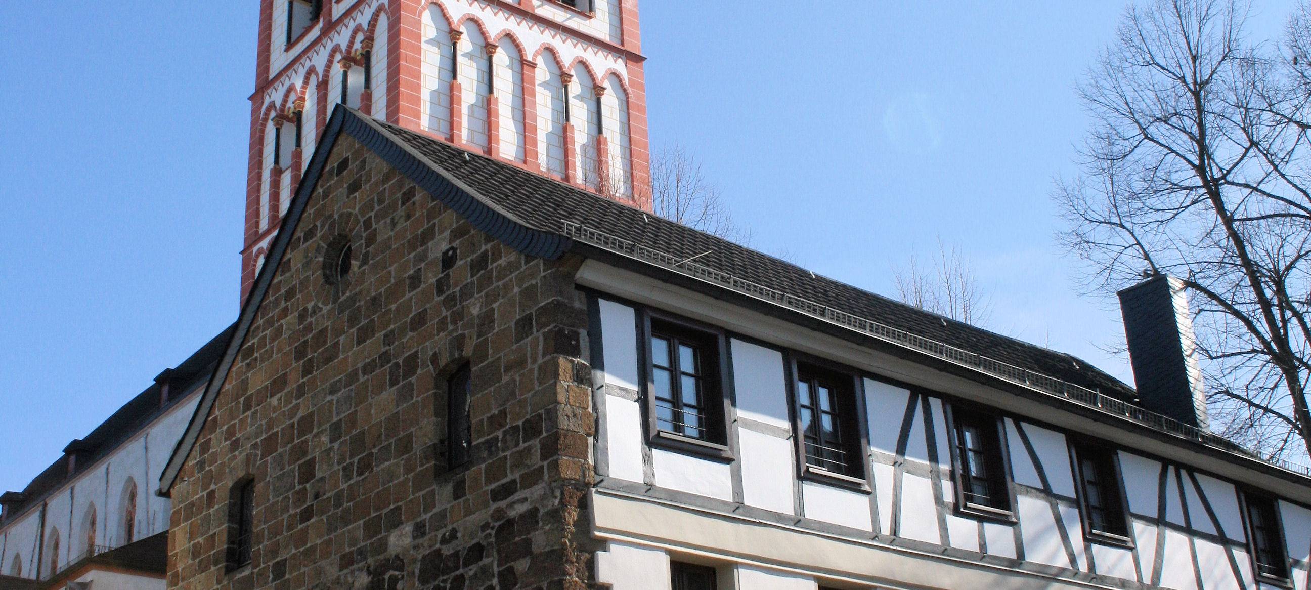 Siegburger Gläubige gehen auf Rochus-Wallfahrt