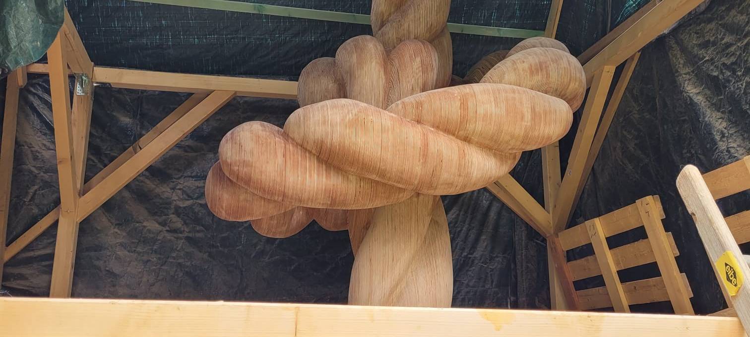 Kunstwerk "Der Knoten" in Bonn enthüllt