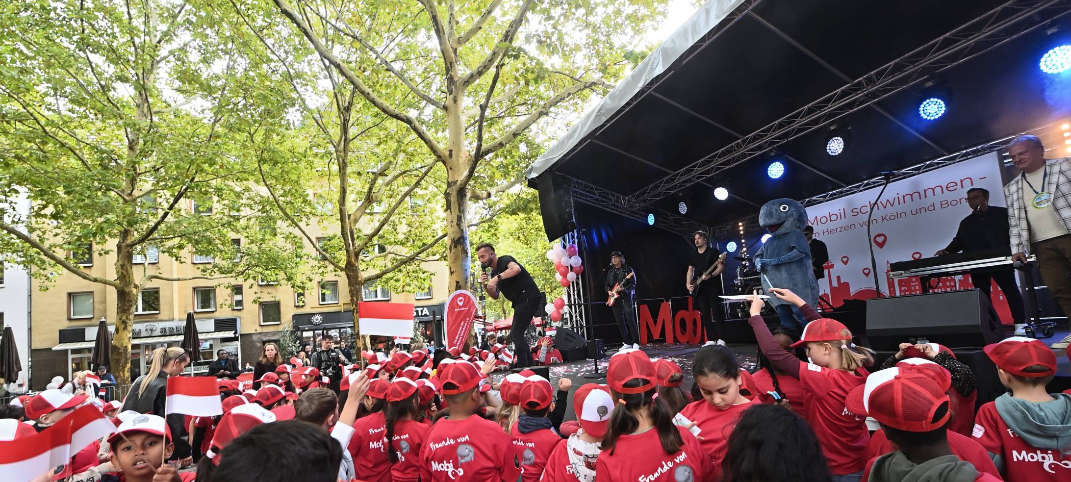 Premiere für "Mobi": Mobiles Schwimmbad für Köln und Bonn