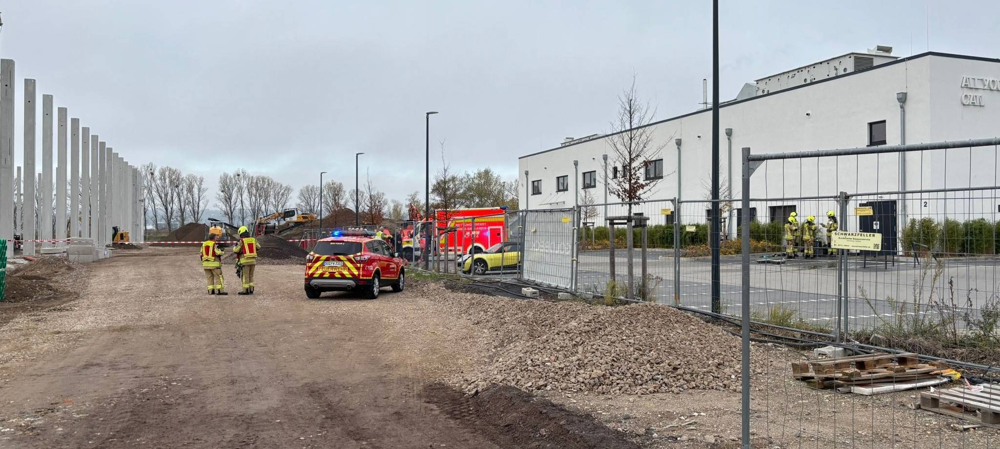 Nach Explosion in Bornheim-Hersel: Untersuchungen auf der Baustelle
