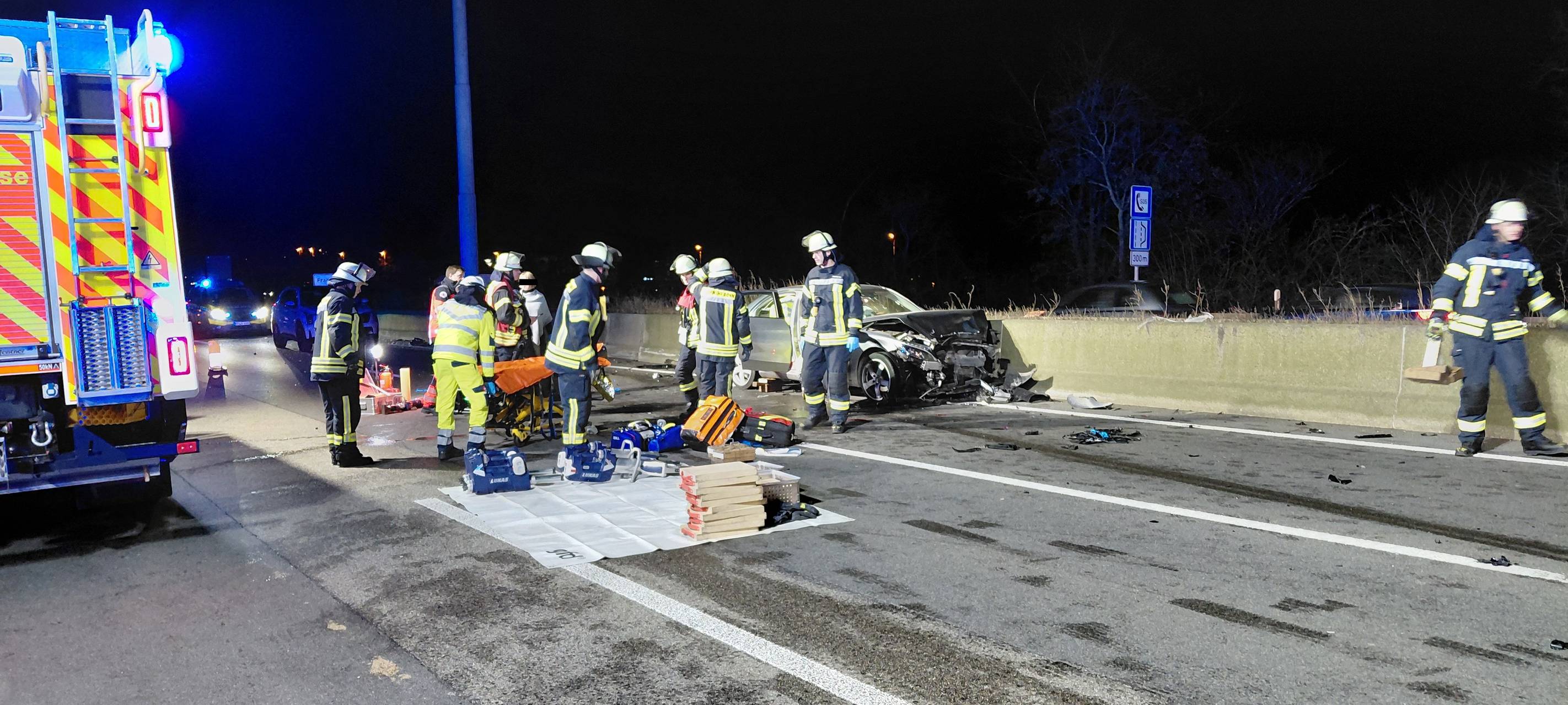 Fünf Verletzte: Unfall auf der A565 bei Bonn-Beuel