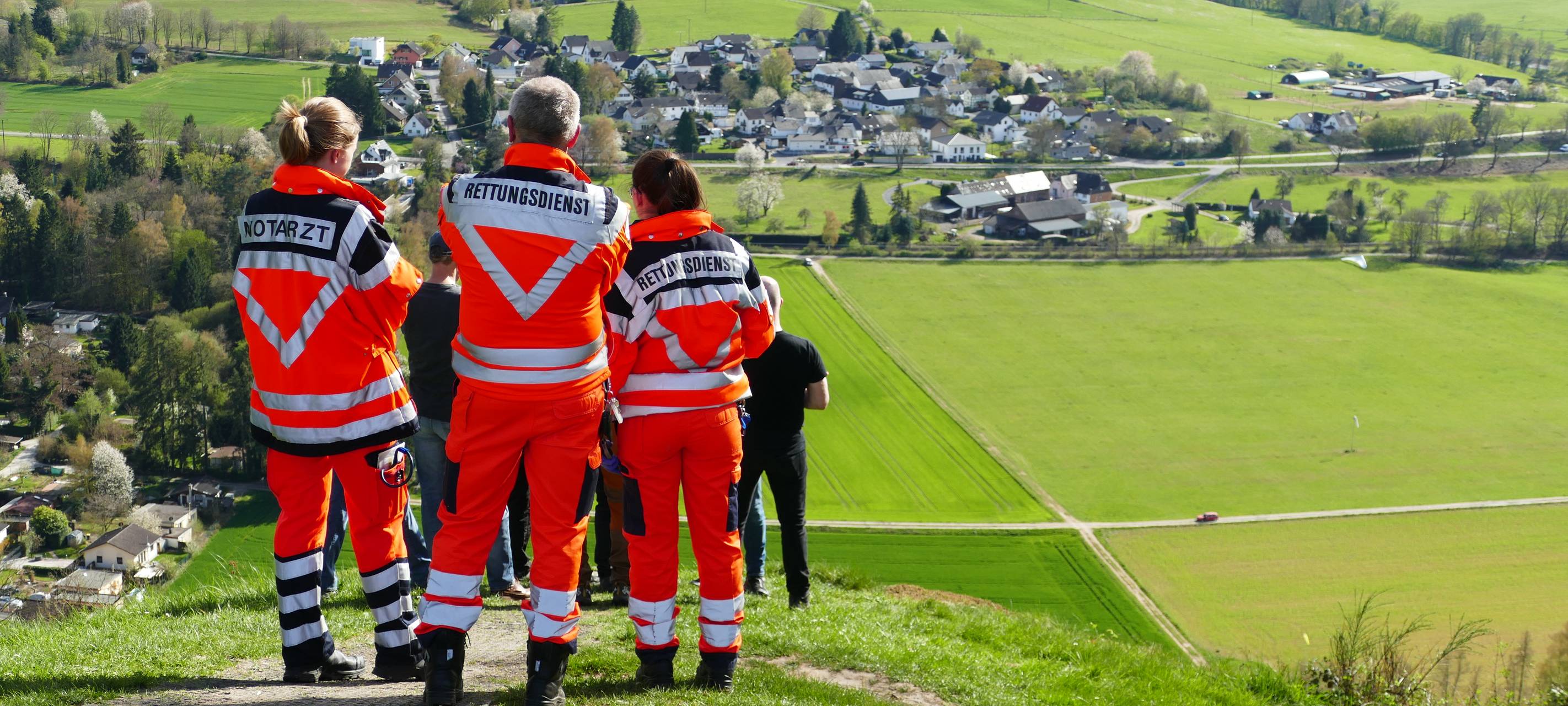 Hennef: Gleitschirmflieger abgestürzt