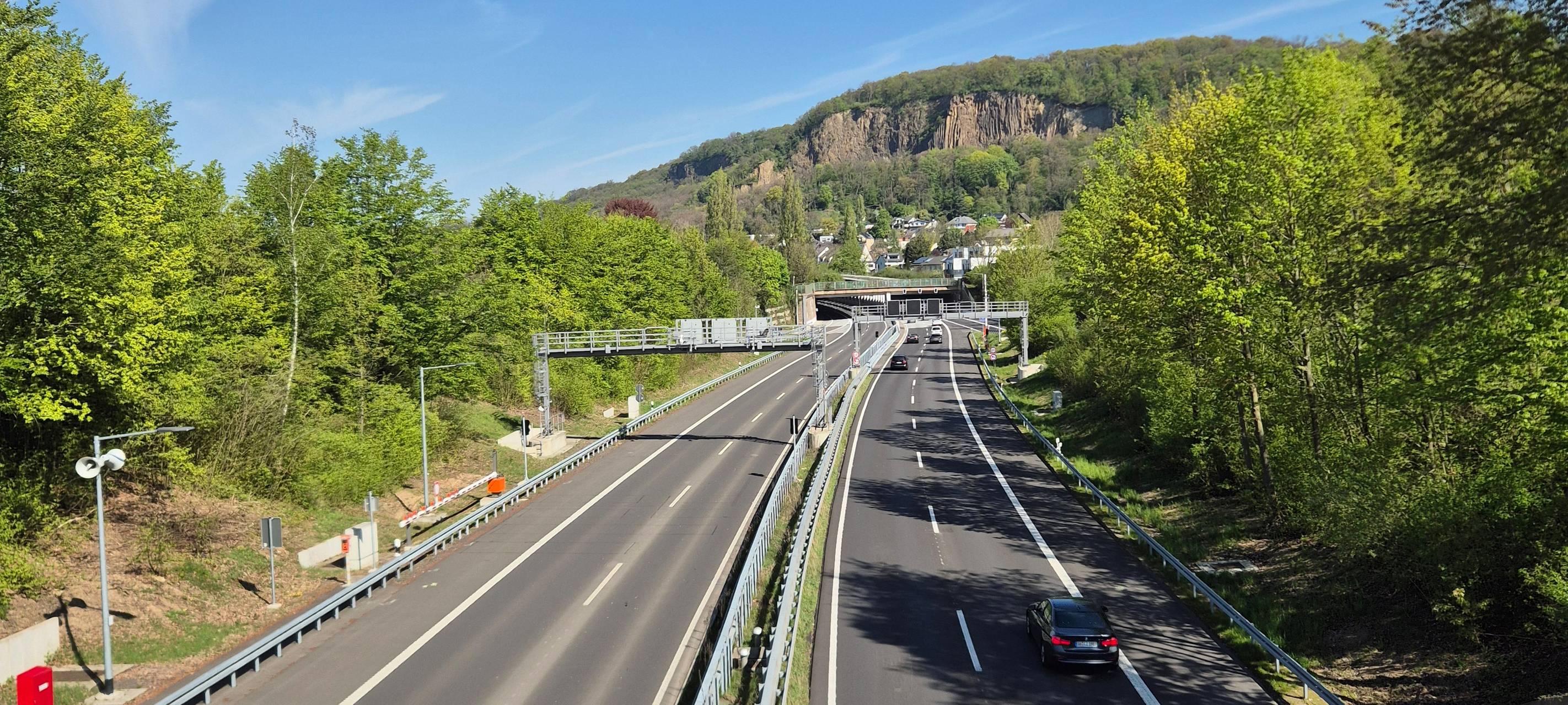 Offiziell wiedereröffnet: Freie Fahrt in den B42-Tunneln