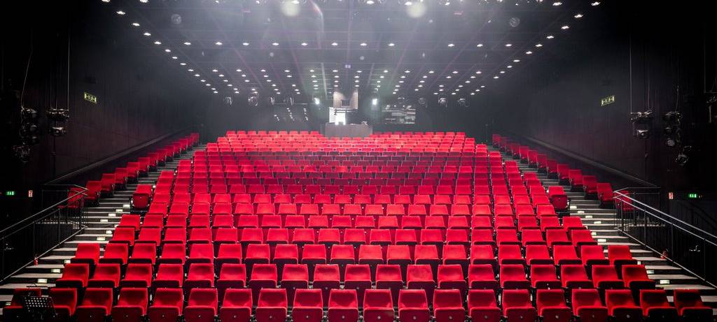 Bonn: Unterschriftenübergabe zum Erhalt von Oper und Schauspiel