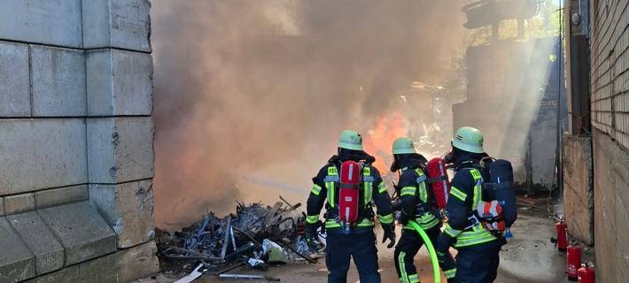 Update: Feuerwehreinsatz in Recycling Betrieb beendet