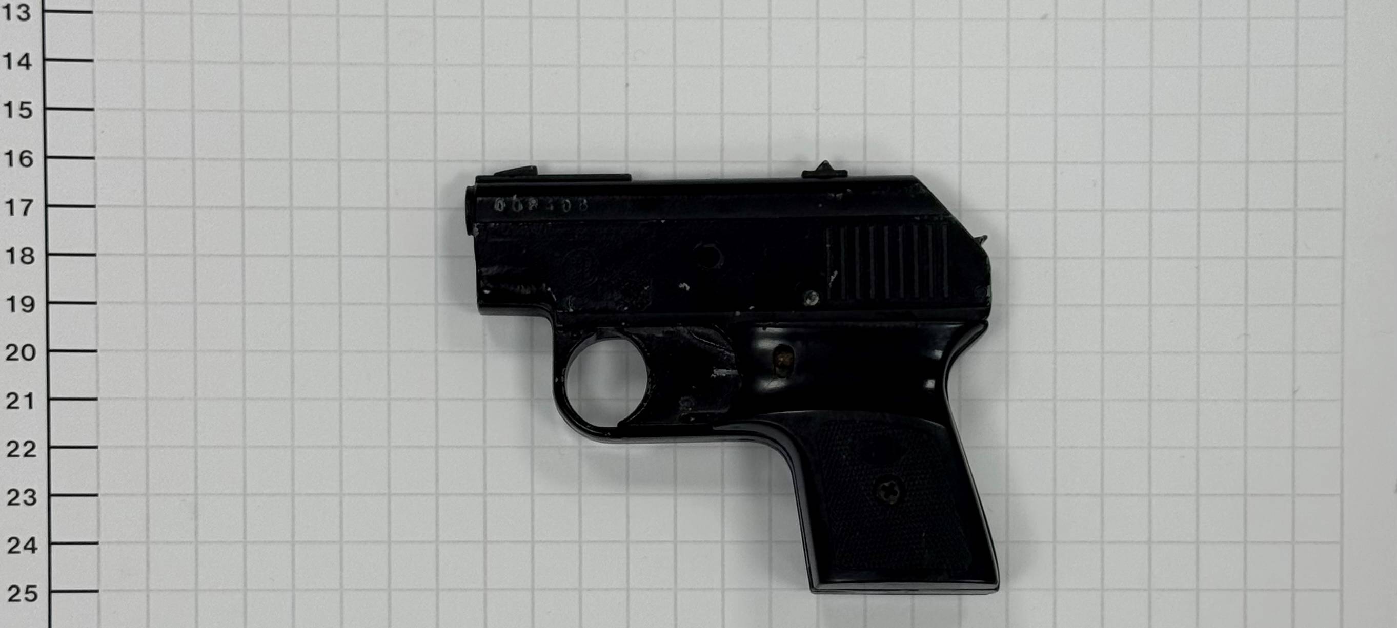 Einsatz am Flughafen: Schusswaffe im Handgepäck