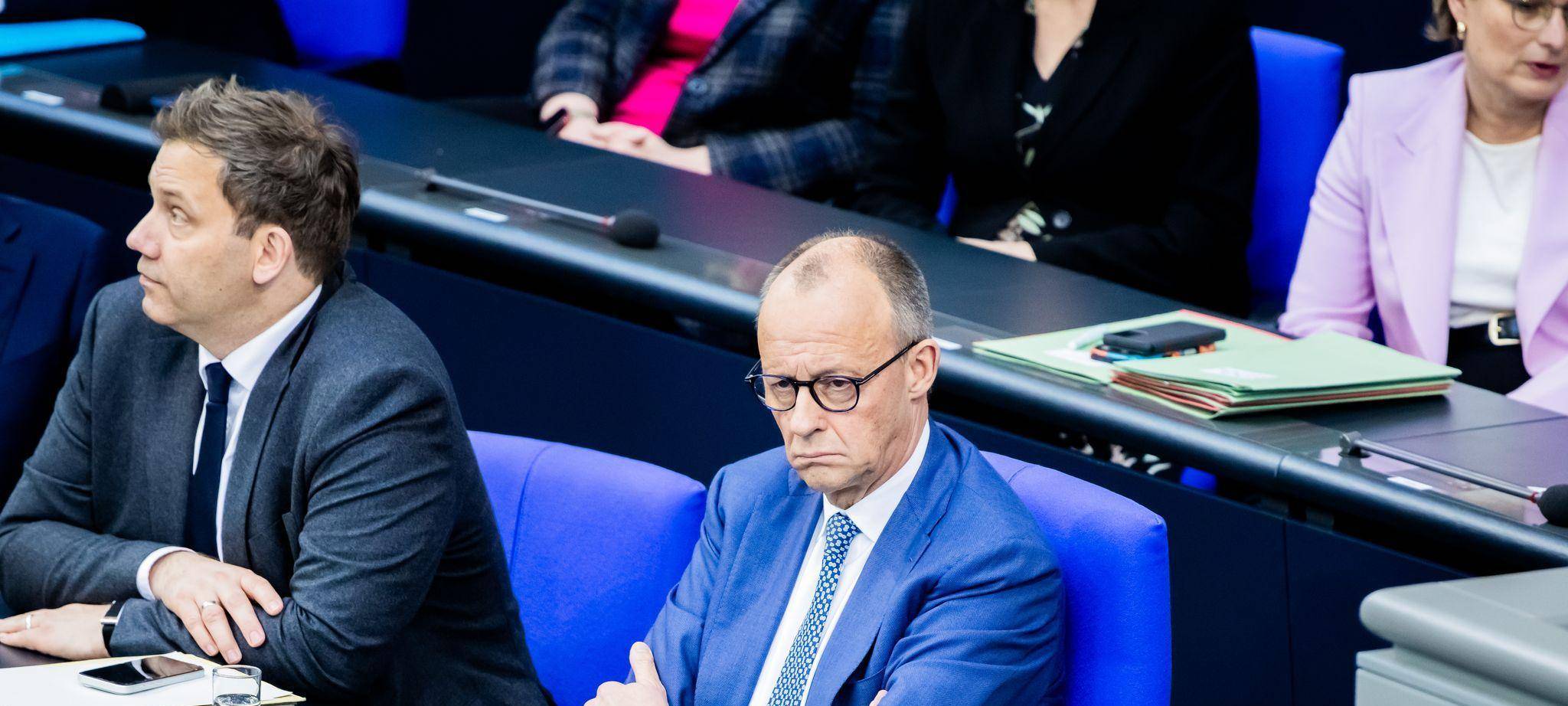 Merz und Klingbeil im Bundestag