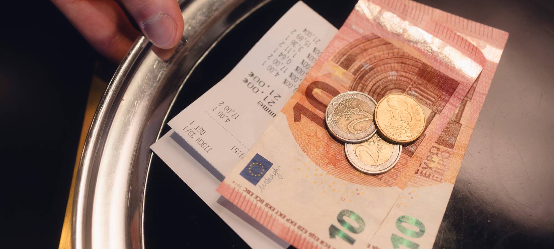 Appell zum Welt-Trinkgeld-Tag: Nicht "knausrig" sein!