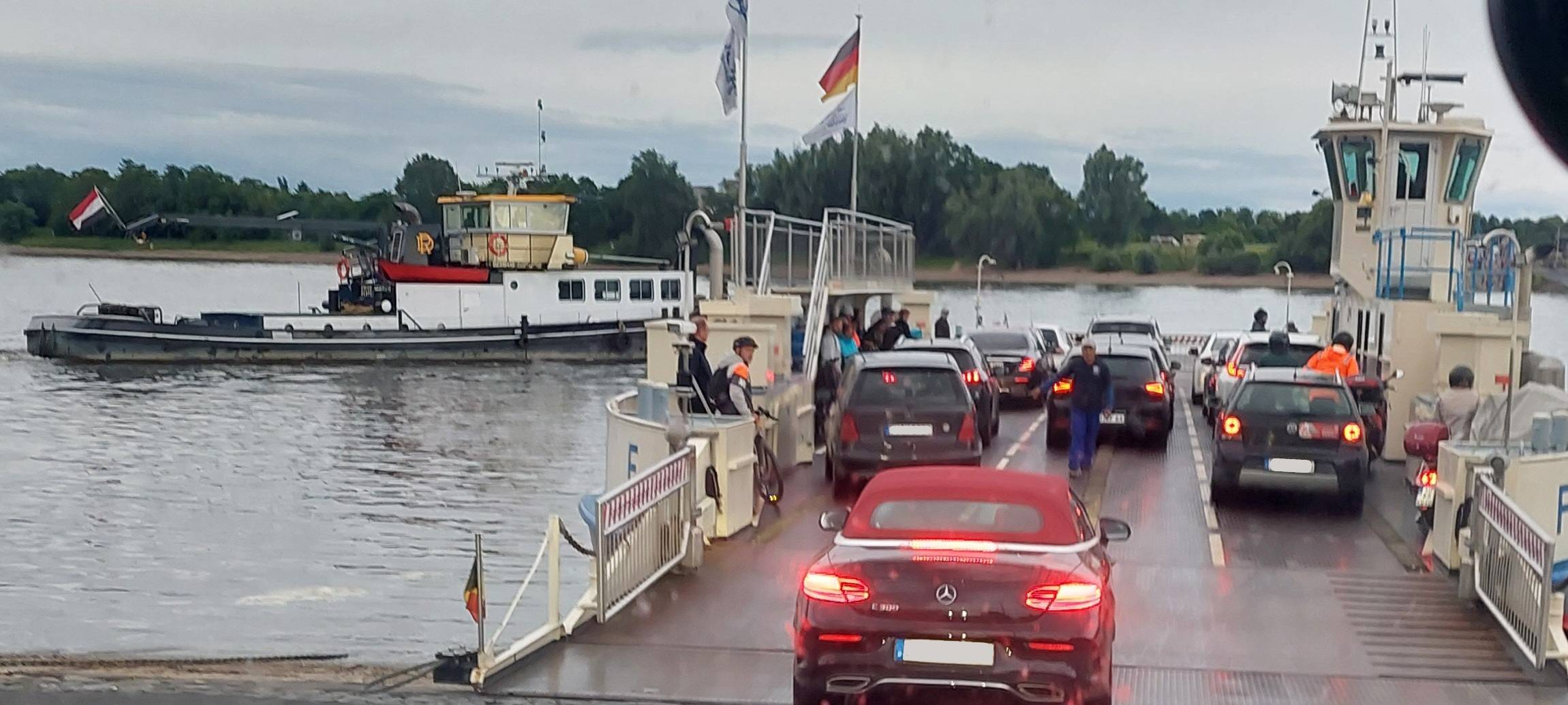 Es geht um die Fähren: Niederkasseler Nordbrücken-Task Force