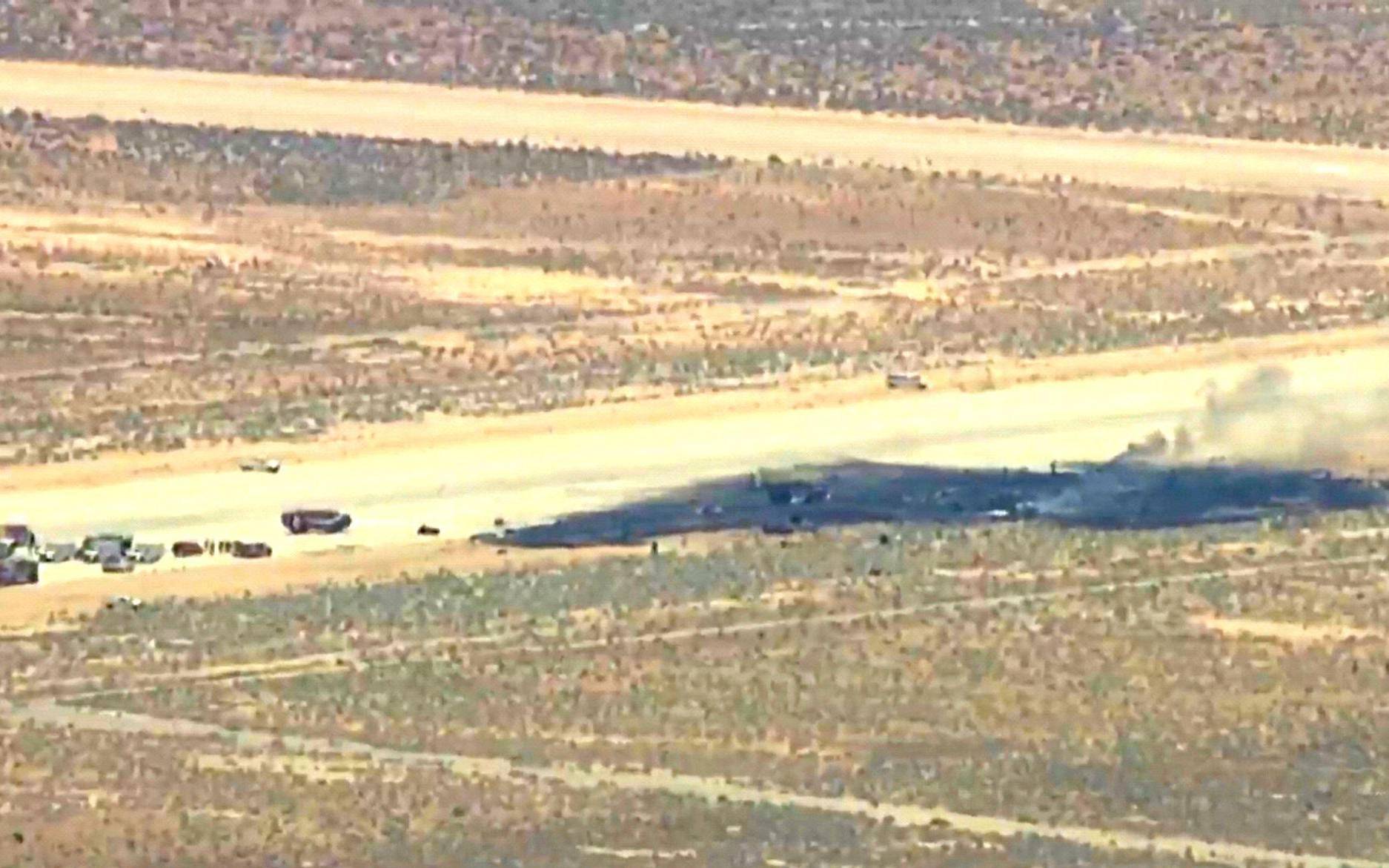 B-52-Bomber stürzt in Kalifornien ab