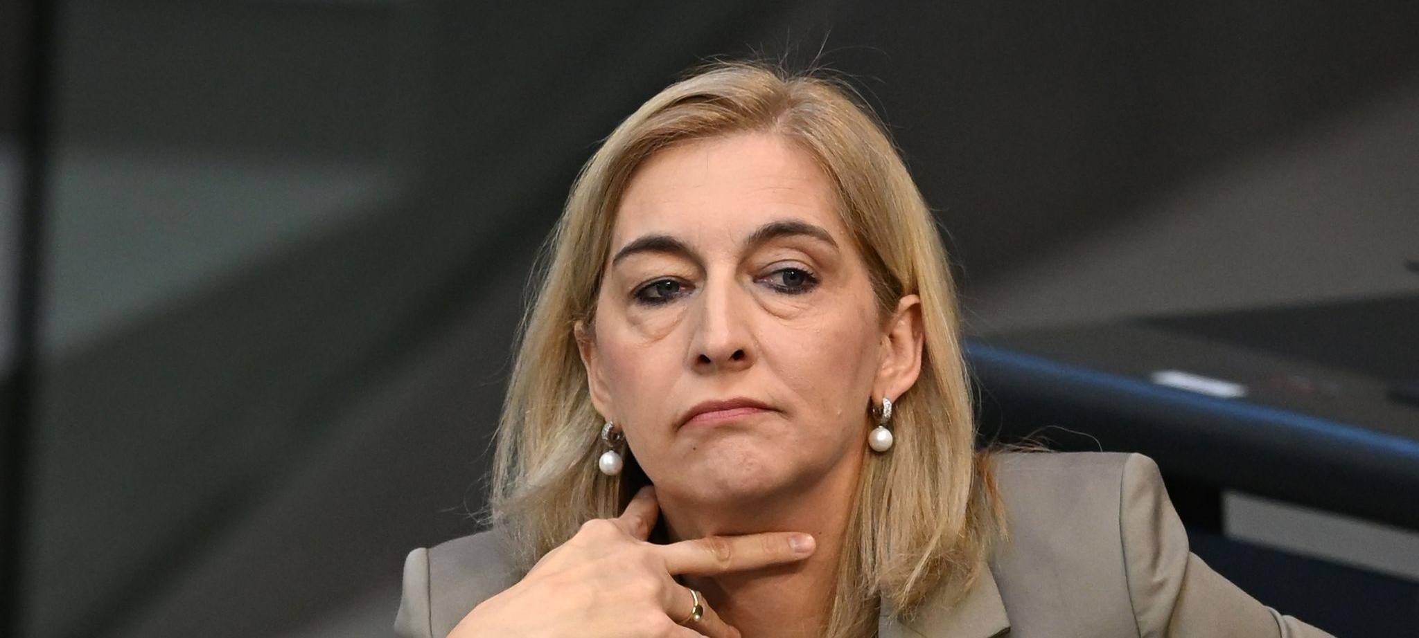 Ministerin Warken