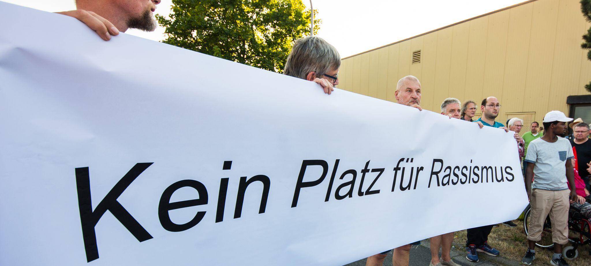 Statistik: Rassistische Gewalt auf hohem Niveau
