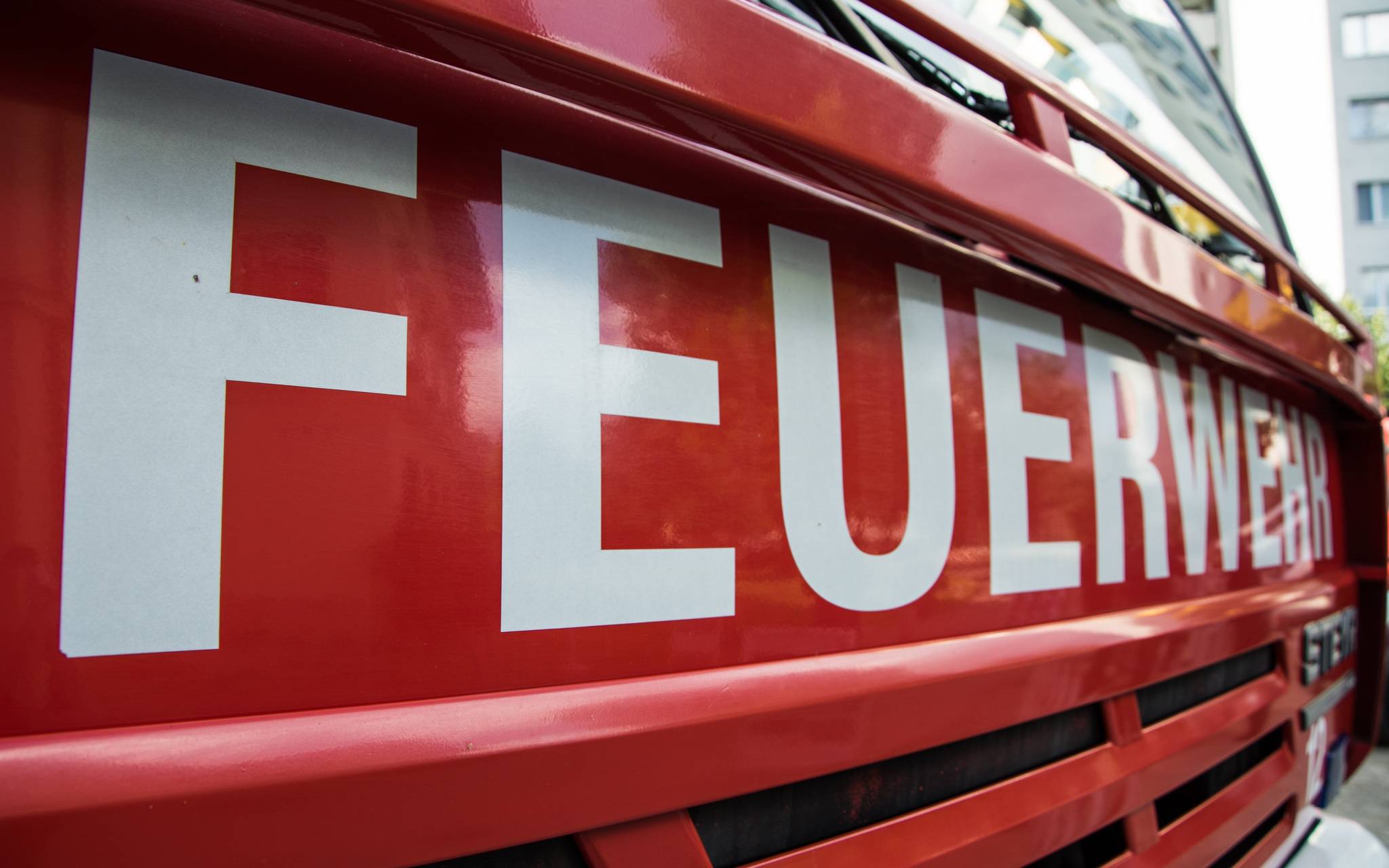 Flächenbrand in Troisdorf: Altenrather Straße gesperrt