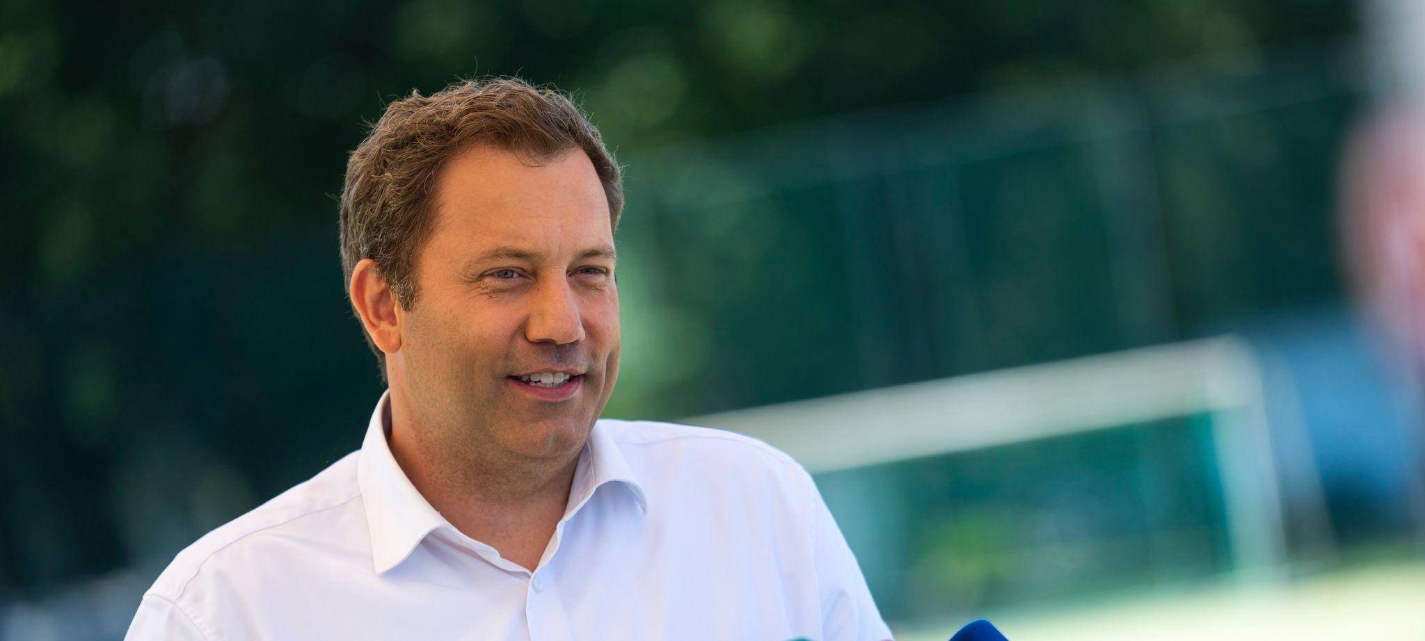 Bundesfinanzminister besucht Sportverein