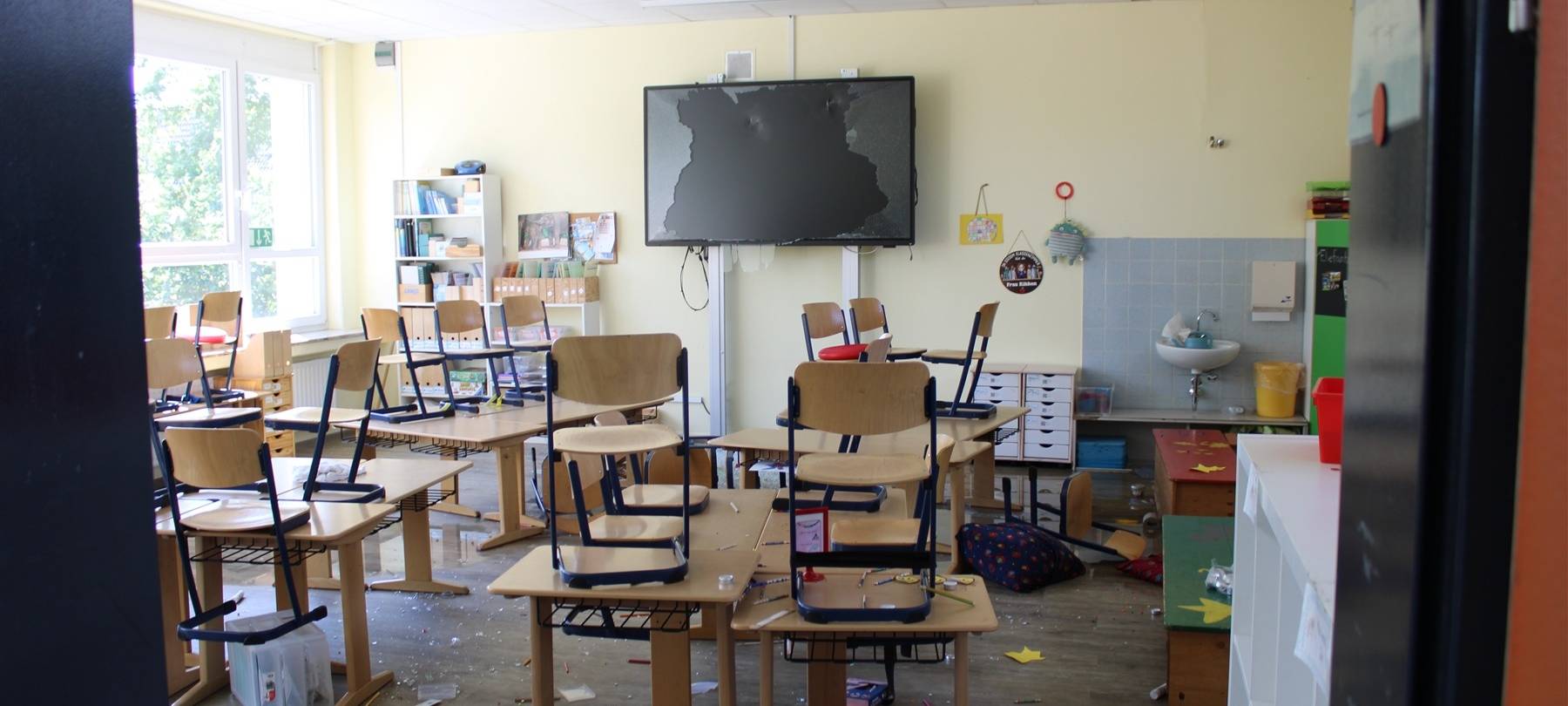 Fünf Tatverdächtige nach Einbruch in Troisdorfer Grundschule