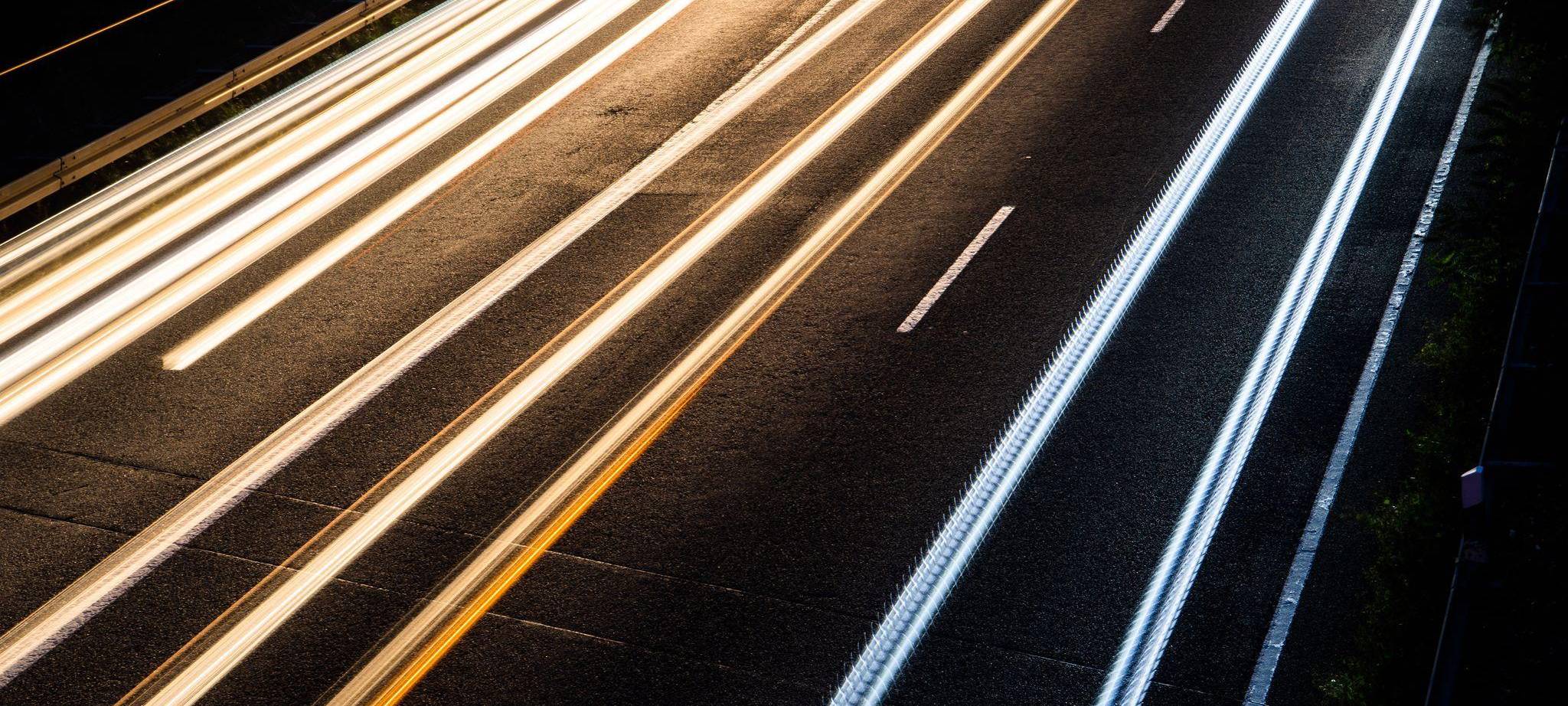 Verkehr in der Morgendämmerung