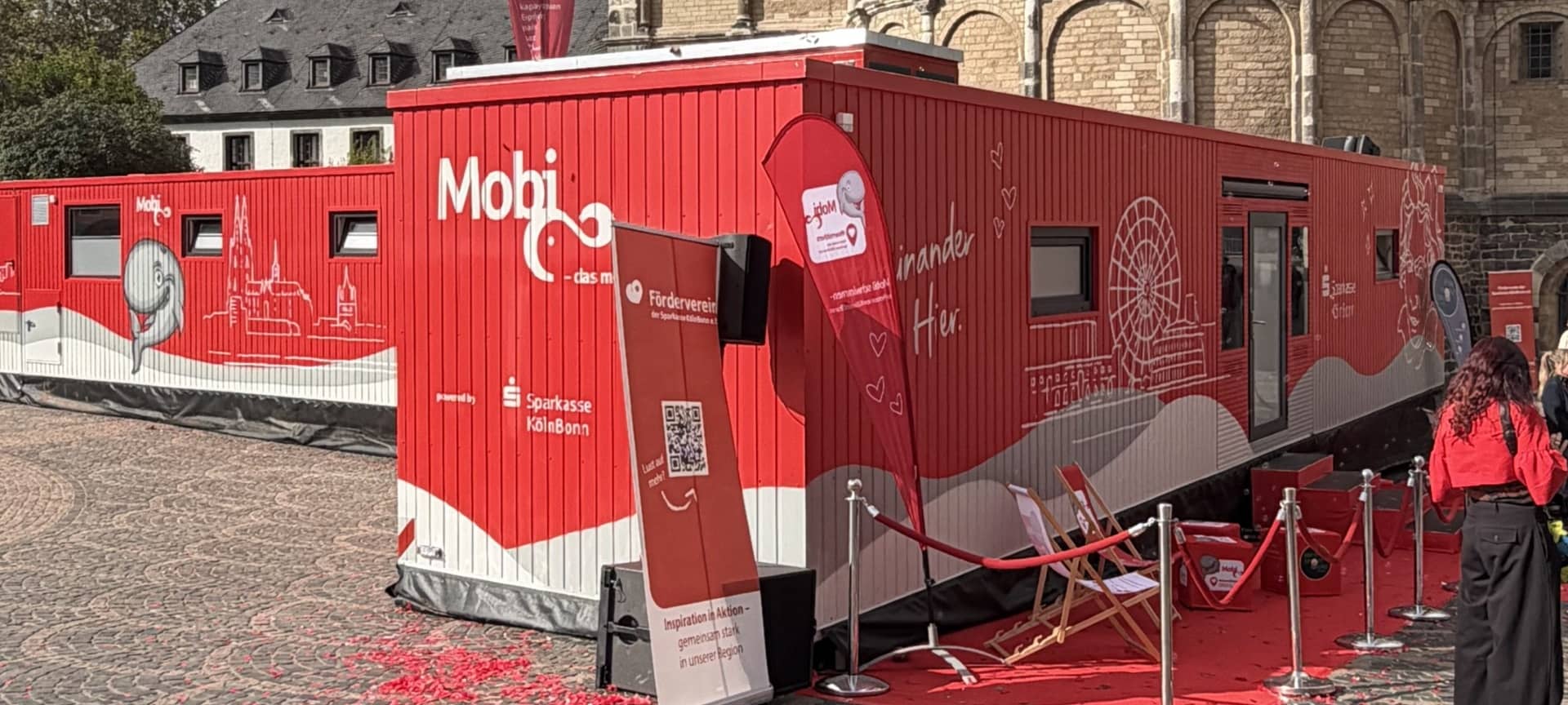 Bonn hat jetzt einen Schwimmcontainer