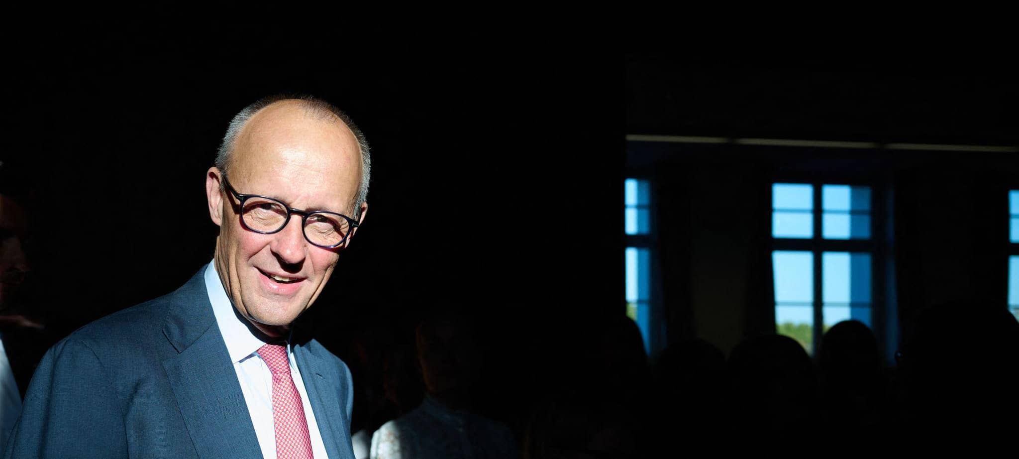 Bundeskanzler Friedrich Merz besucht sein ehemaliges Gymnasium