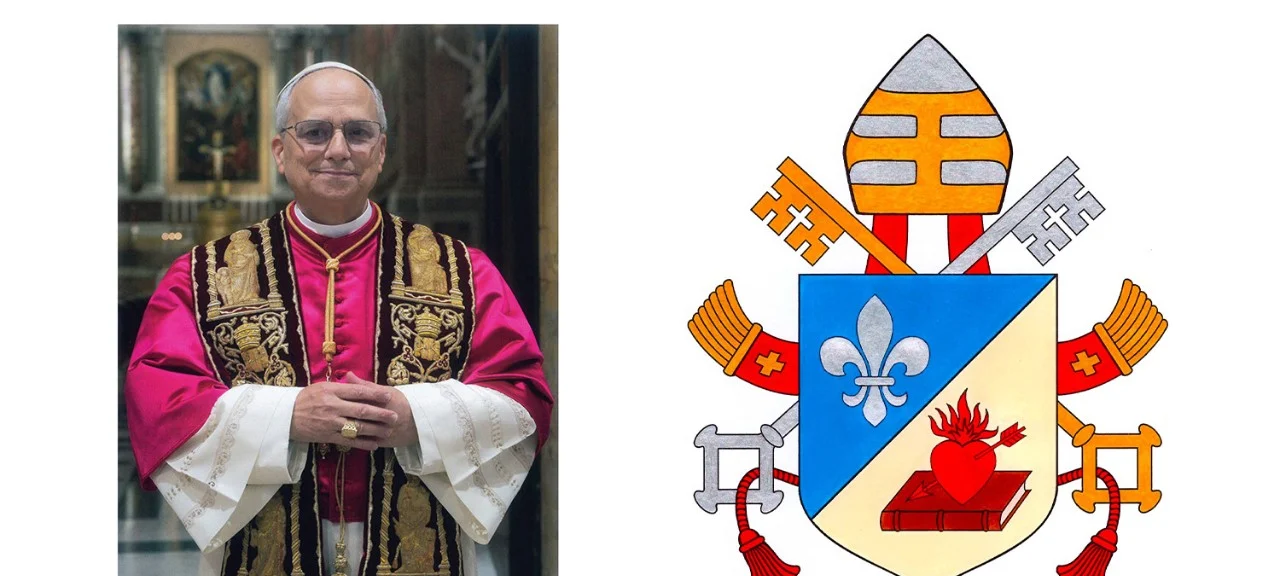 Papstwappen an Bonner Münster angebracht